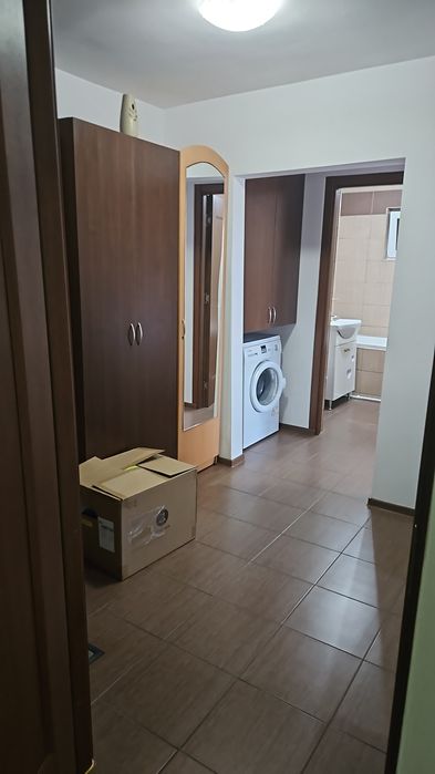 Închiriez apartament