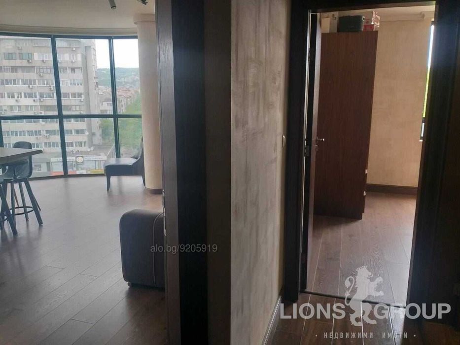 Дава се под наем Двустаен апартамент в Варна, Център - 65 кв.м за 625 € - Снимка #2