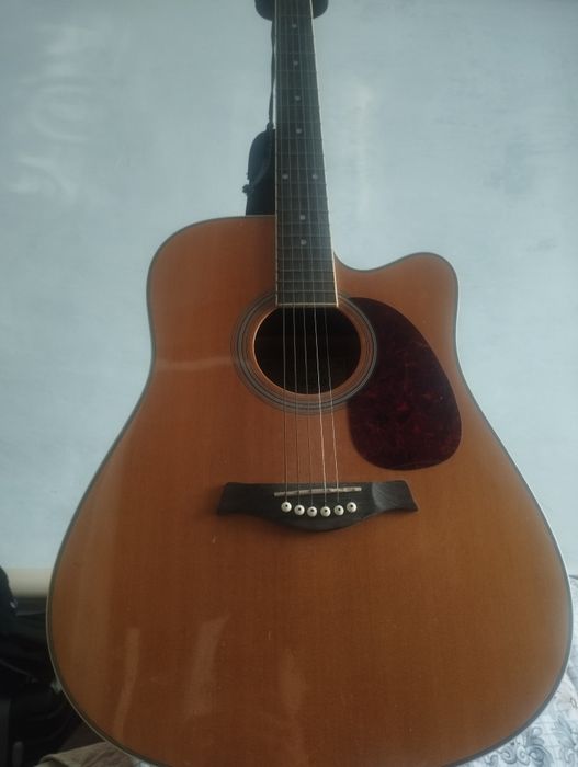 Гитара акустическая