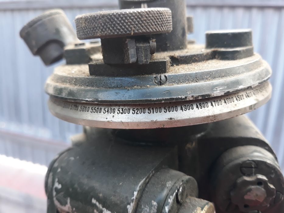 Trepied vechi  militar , marca IOR