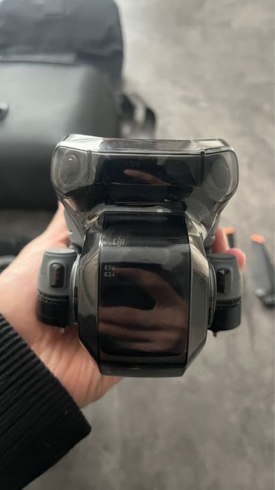 продам дрон DJI Air 3s Fly more combo