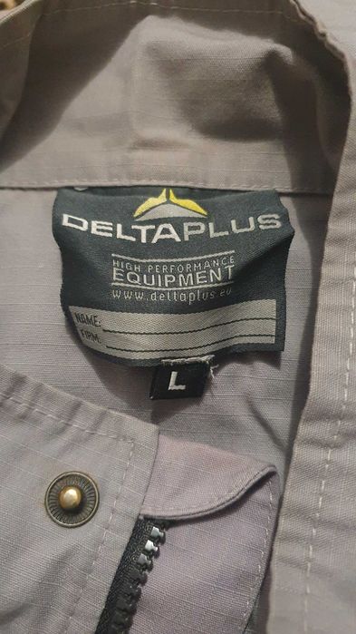 продам  два костюма