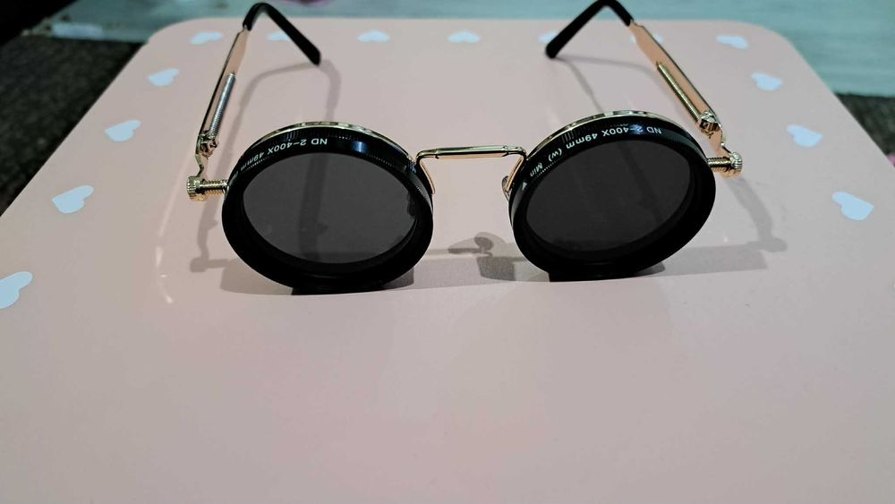 Регулируеми очила с контрол на светлината