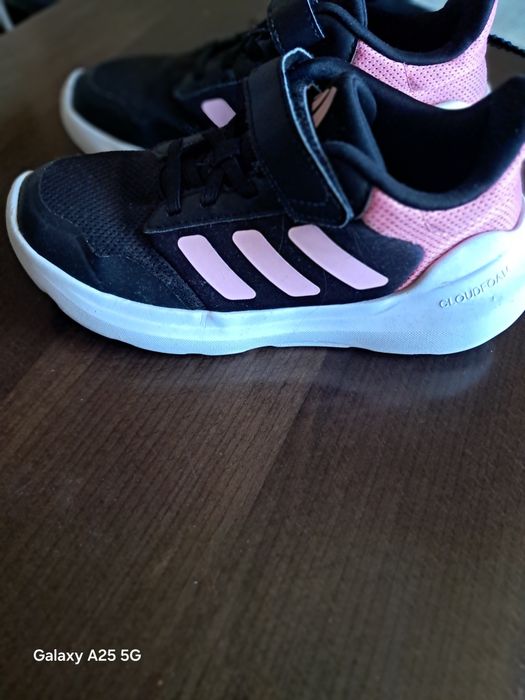 Маратонки Adidas размер 34