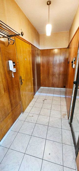 Продавам Гарсониера В Дианабад