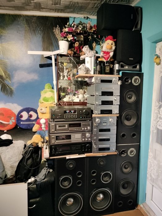 Boxe / amplificatoare / sisteme audio.