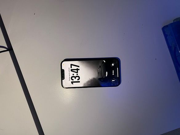 Продавам iphone 14 256GB