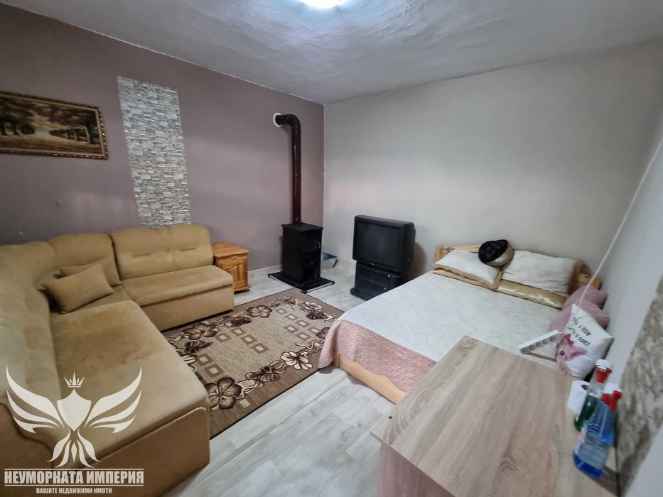 Продавам къща 225РЗП с 266 кв.м. двор в с.Забърдо обл.Смолян