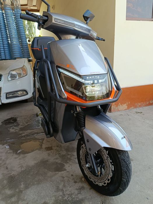 Skuter Elektro  tezligi 100