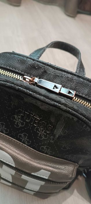 Дамска раница Guess