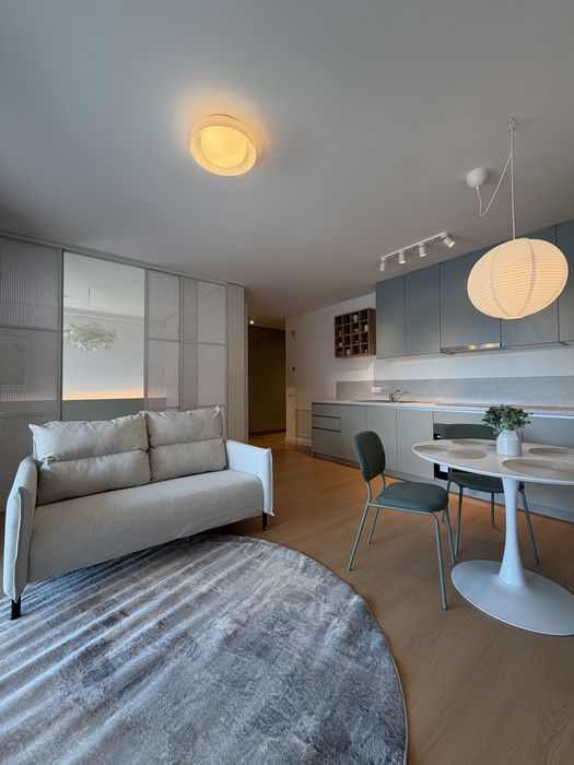 Inchiriez apartament 42 mp