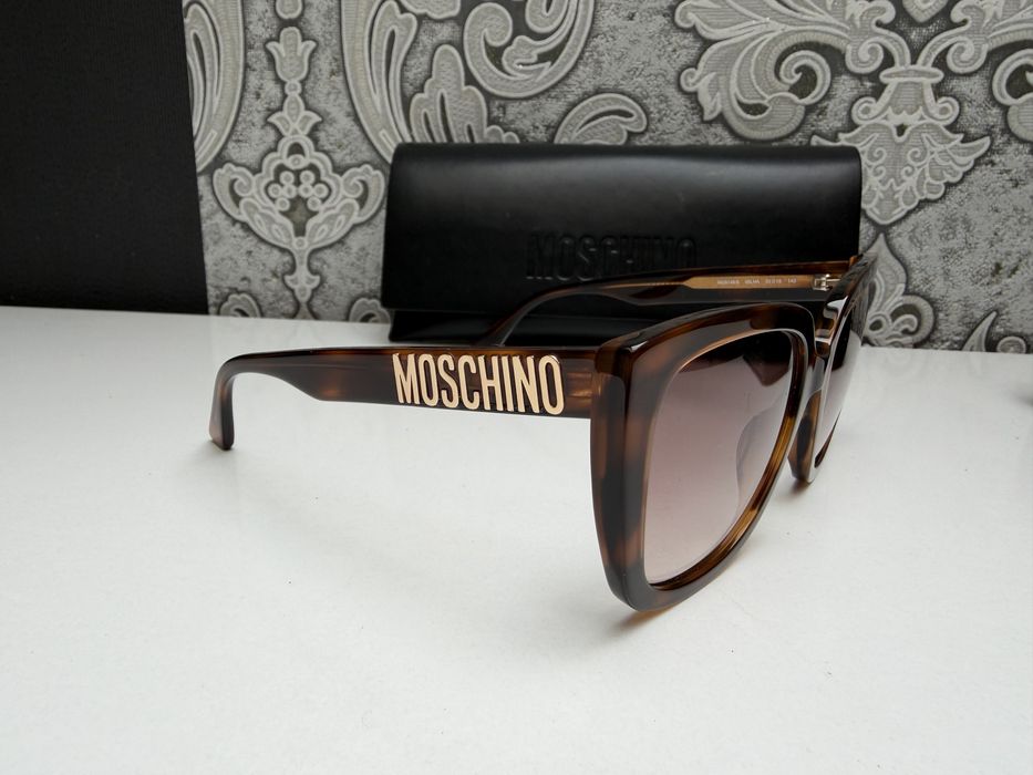 Moschino слънчеви очила