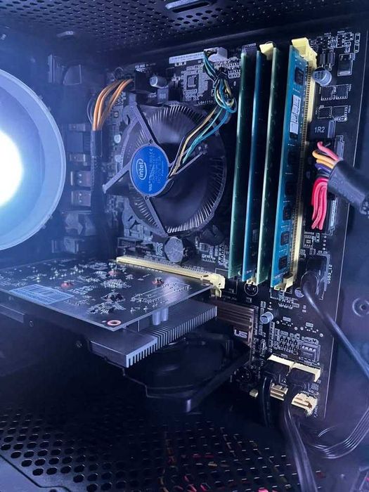 gaming компютър CUSTOM