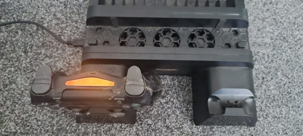 Dock PS 4 multifuncțional