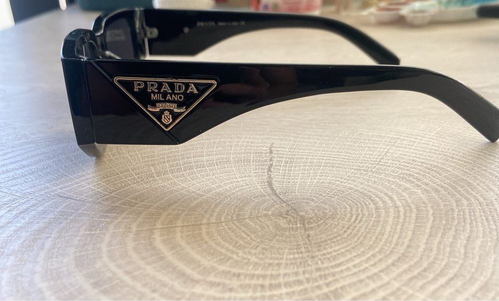 Слънчеви очила Prada