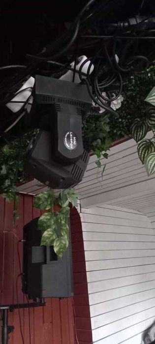 Vand  6 moving head-uri cu led profesionale pt. scena
