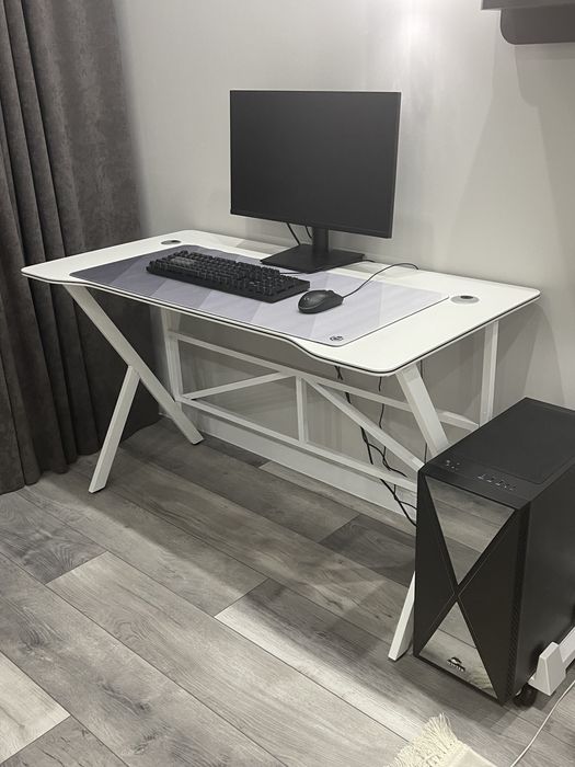 Стол компьютерный