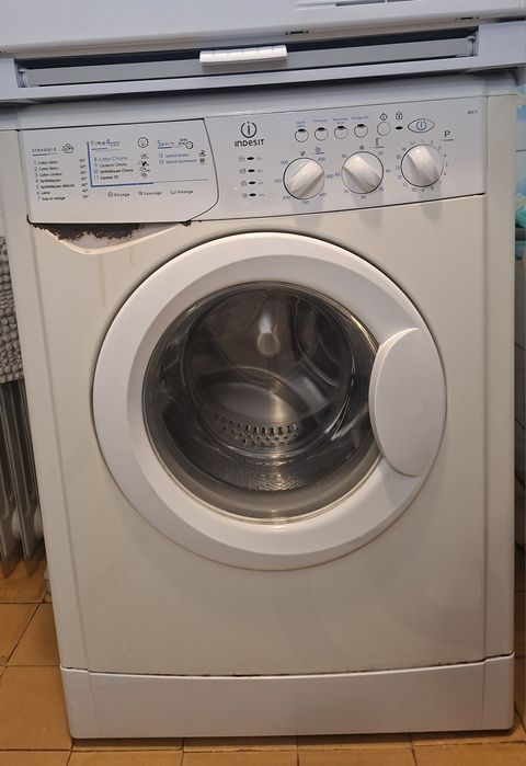 Masina spalat rufe Indesit