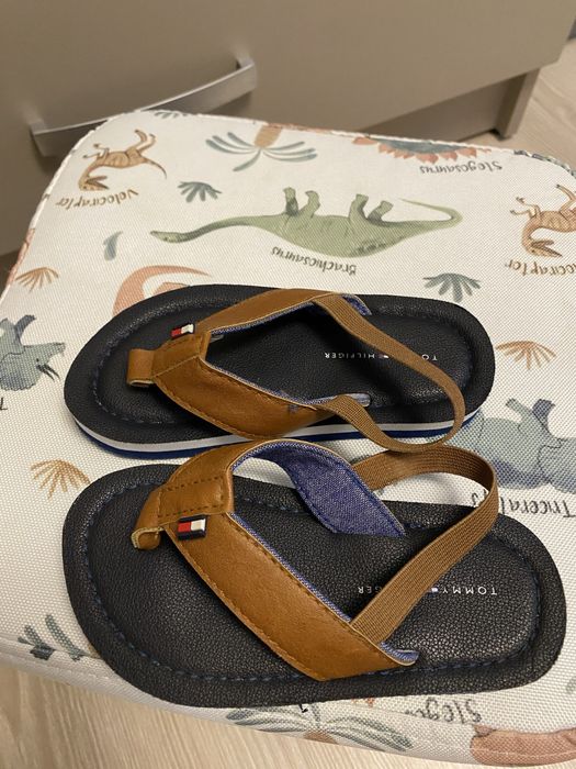 Slapi/ sandale TH numarul 20-21