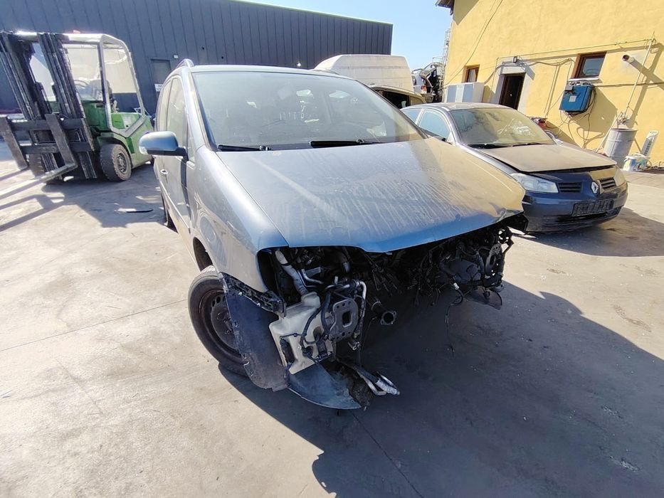 Far dreapta Volkswagen VW Touran 2006 1.4 TSI MT (140 hp)