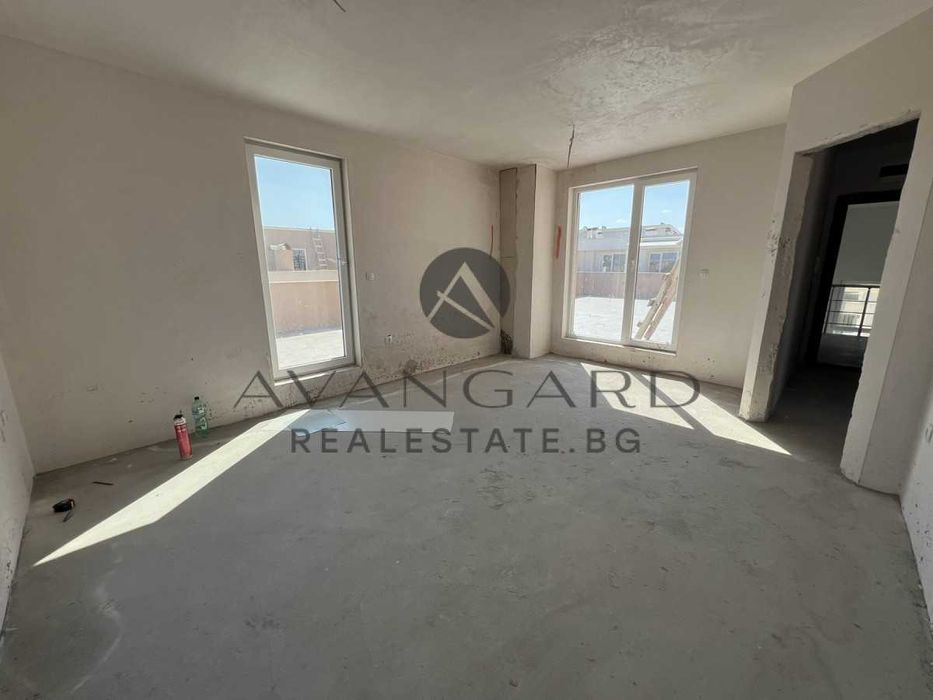 оф.23501 Двустаен с два гаража и едно паркомясто в цената/ Остромила