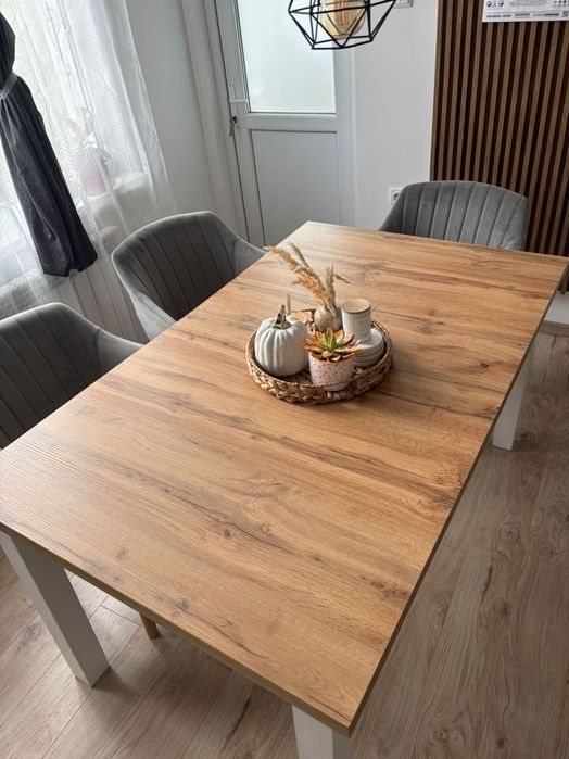 Кухненска маса за хранене