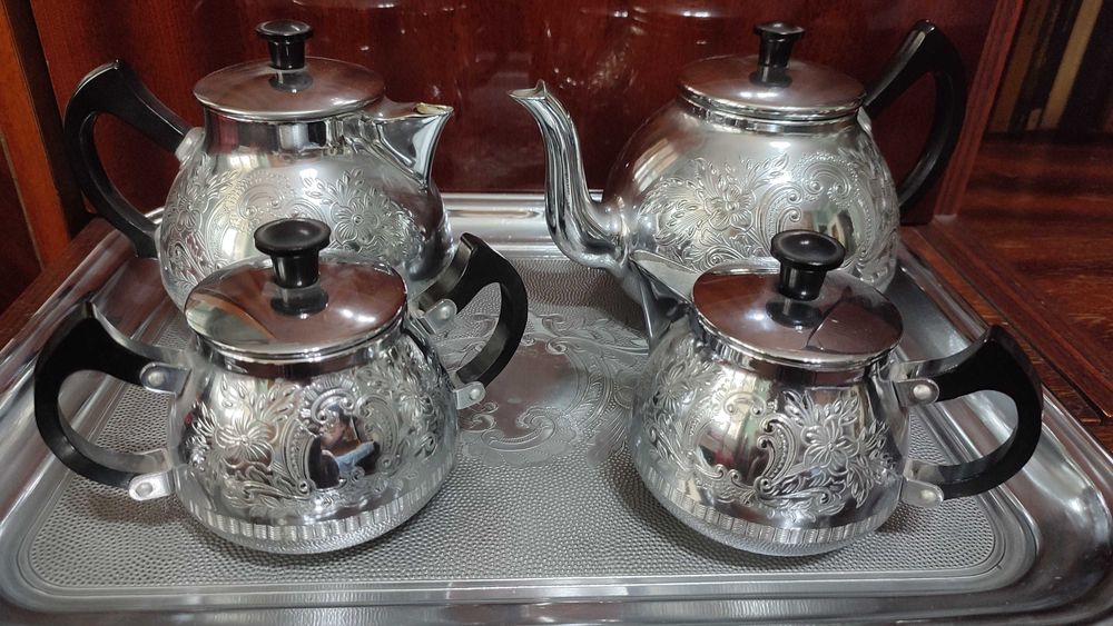 Антикварный чайно-кофейный набор.
