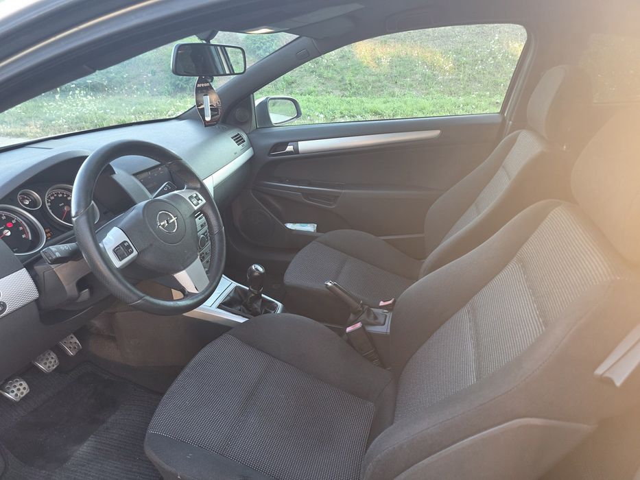 Opel Astra H GTC