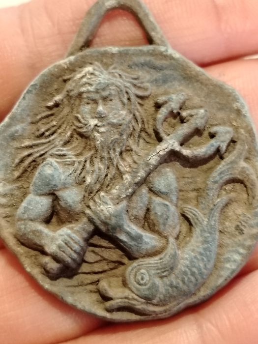 Колекционерски медальон