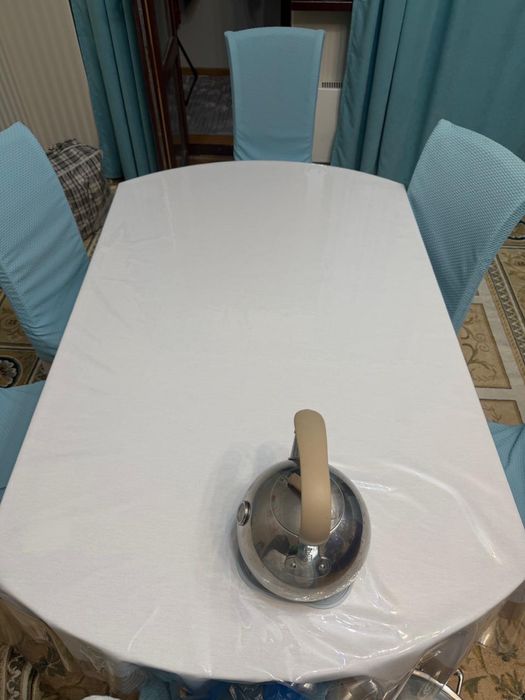 Стол со стульями