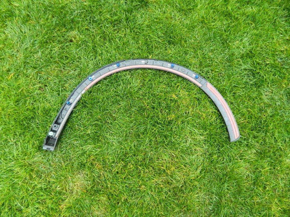 Bandou roata aripa dreapta spate Audi Q3 model 2011-2014 cod 8U0853818