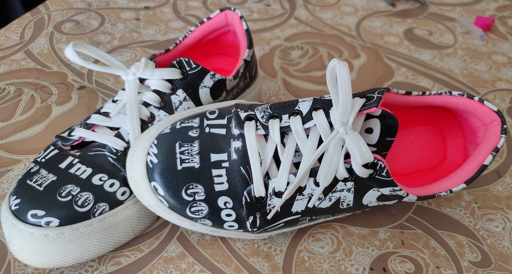 Обувки кожени и лачени