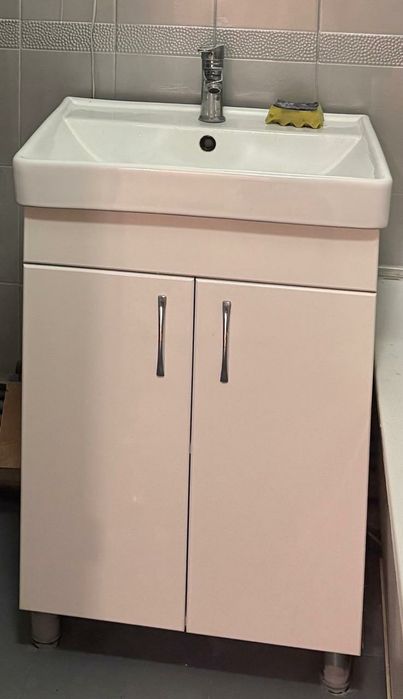 Раковина с тумбой