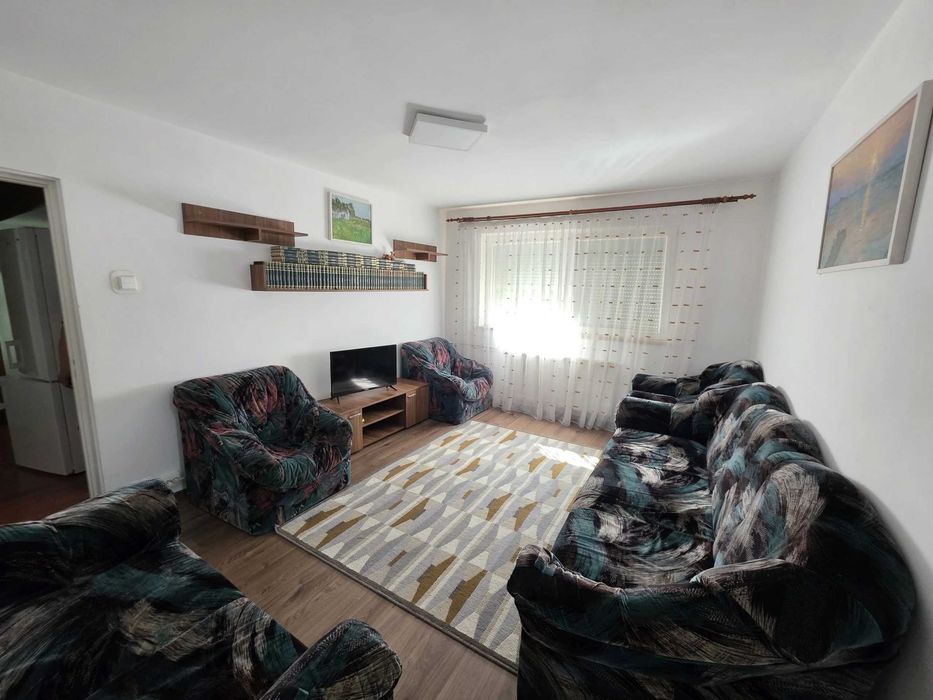 Inchiriez apartament cu 3 camere  Cetatii, parter inalt, 60 MP