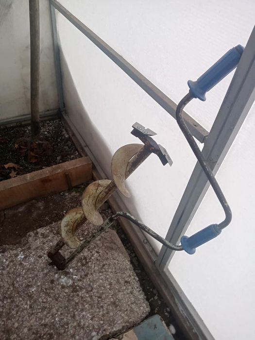 Продам ледобур на 130