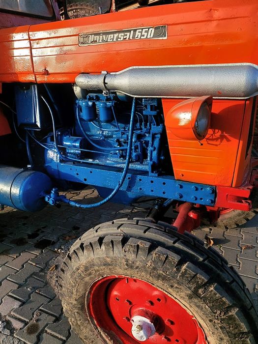 Tractor U650          .