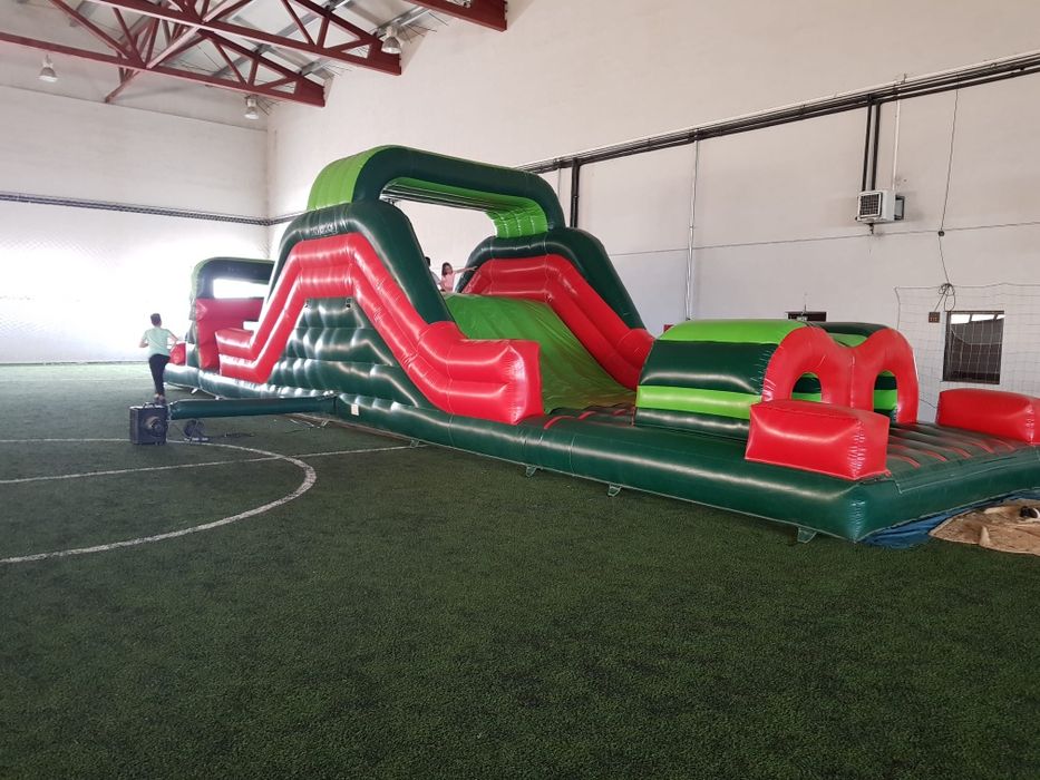 Tobogan-Saltea gonflabila cu obstacole