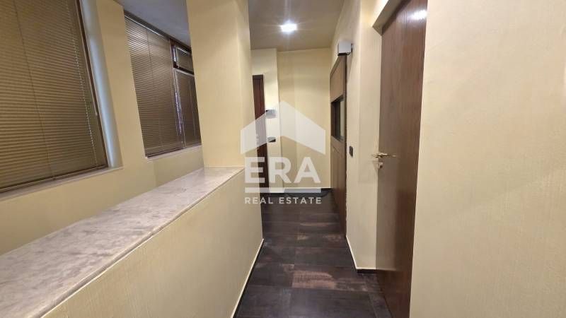 Дава се под наем Четиристаен апартамент в Варна, Гръцка махала - 117 кв.м за 1196.97 € - Снимка #9