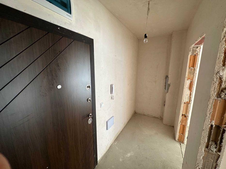 Продава се Двустаен апартамент в Бургас, Меден рудник - зона Д - 62 кв.м за 1283 €/кв.м - Снимка #1