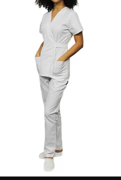 Uniforma Medicala Alb S noua