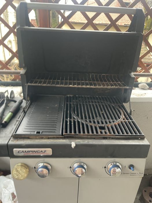 Gratar de exterior pe gaz