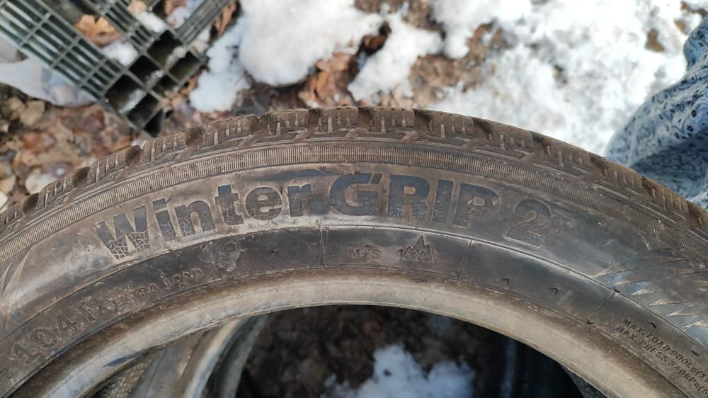 Зимние шины  шины шипы 245