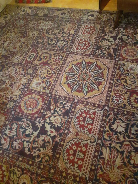 Персийски килим  и пътеки в отлично състояние