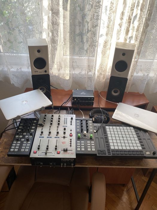 Akai apc 64 midi controller за Ableton