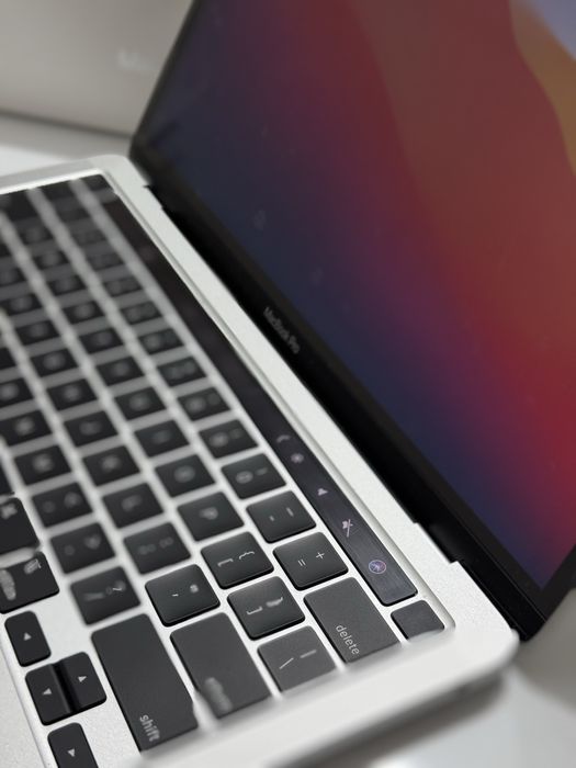 MacBook Pro M1 (13,3 inch)
Touch Bar , 1TB , cycle 74