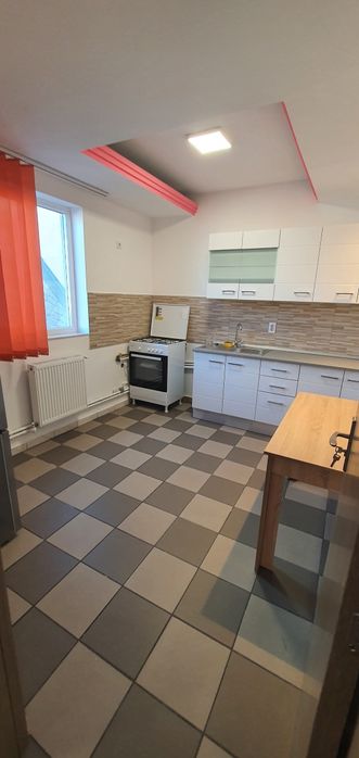 De închiriat apartament 4 camere sos fundeni