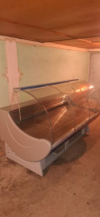 Холодильник витринный