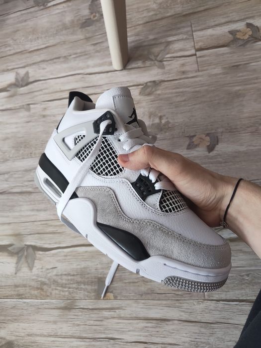 *ULTIMA PERECHE* - Jordan 4 military black FULL BOX EU 42