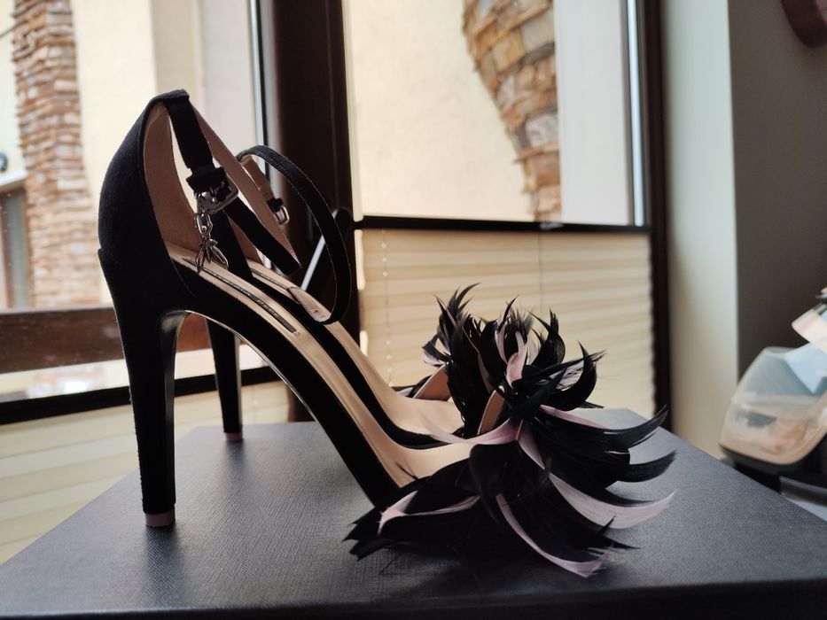 Patrizia Pepe сандали 37 номер. 
Модел 2V8963 A