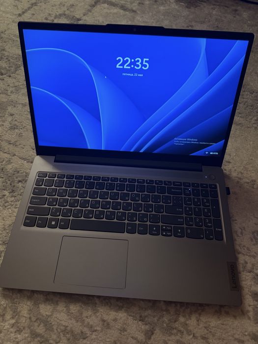Ноутбук Lenovo.